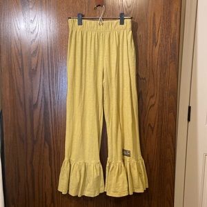 Matilda Jane Serendipity Women’s Ruffle Cropped Pants - size Medium